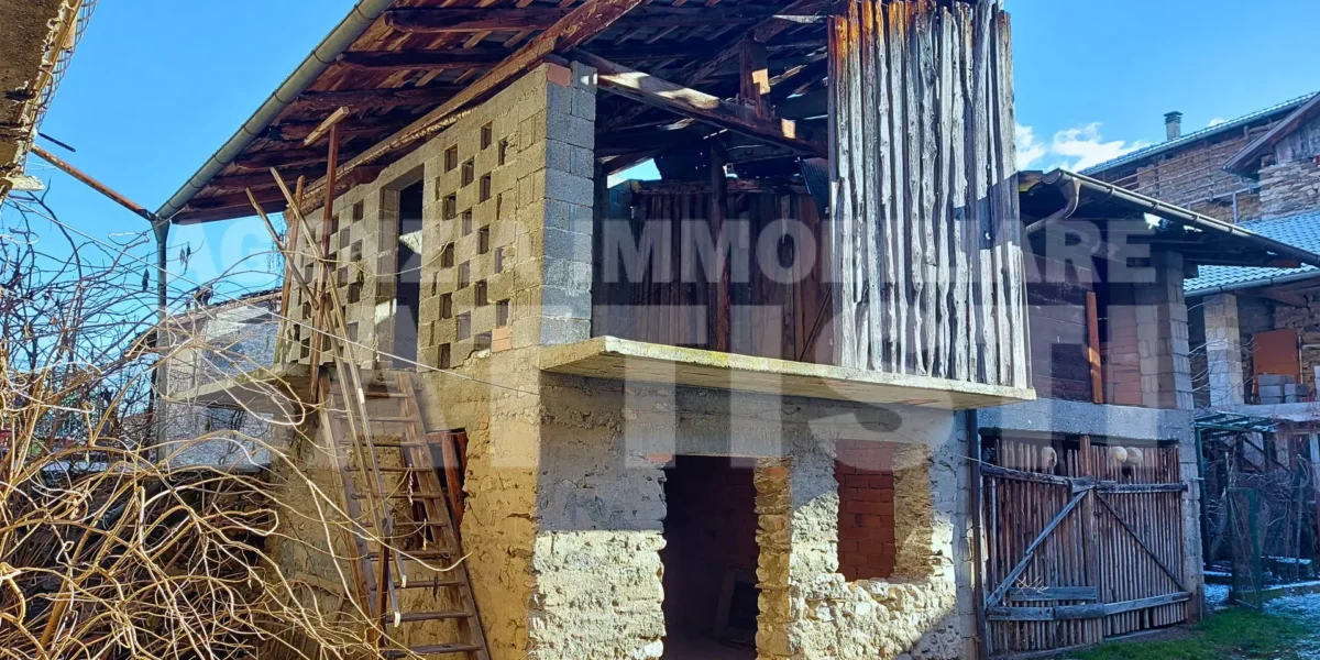 PORZIONE DI CASA IN CENTRO CON ESPOSIZIONE SOLEGGIATA