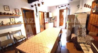 APPARTAMENTO CON TRE CAMERE IN CENTRO