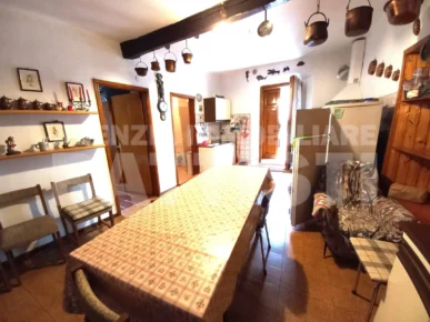 APPARTAMENTO CON TRE CAMERE IN CENTRO