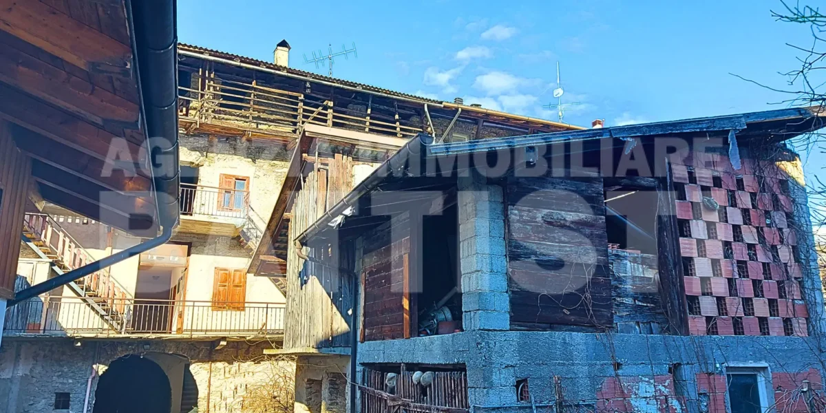 PORZIONE DI CASA IN CENTRO CON ESPOSIZIONE SOLEGGIATA