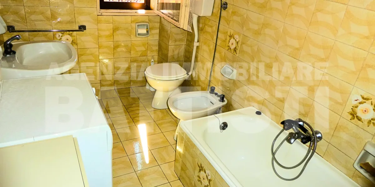 SPAZIOSO APPARTAMENTO NEL CUORE DELLA CITTÀ