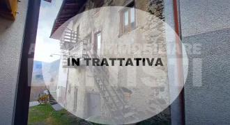 EDIFICIO SU TRE LIVELLI