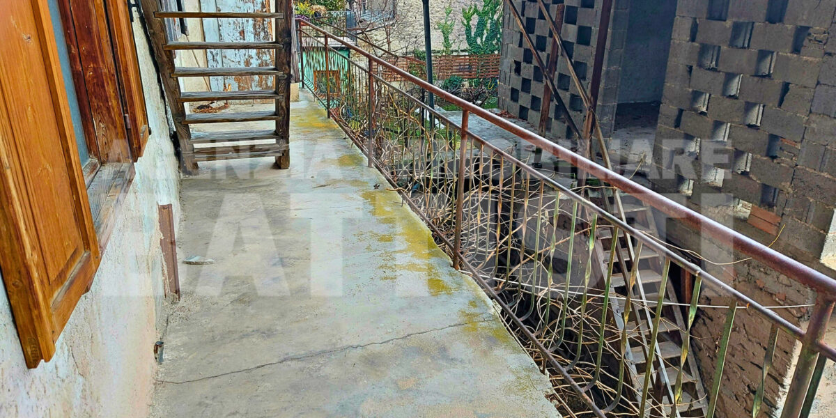 PORZIONE DI CASA IN CENTRO CON ESPOSIZIONE SOLEGGIATA