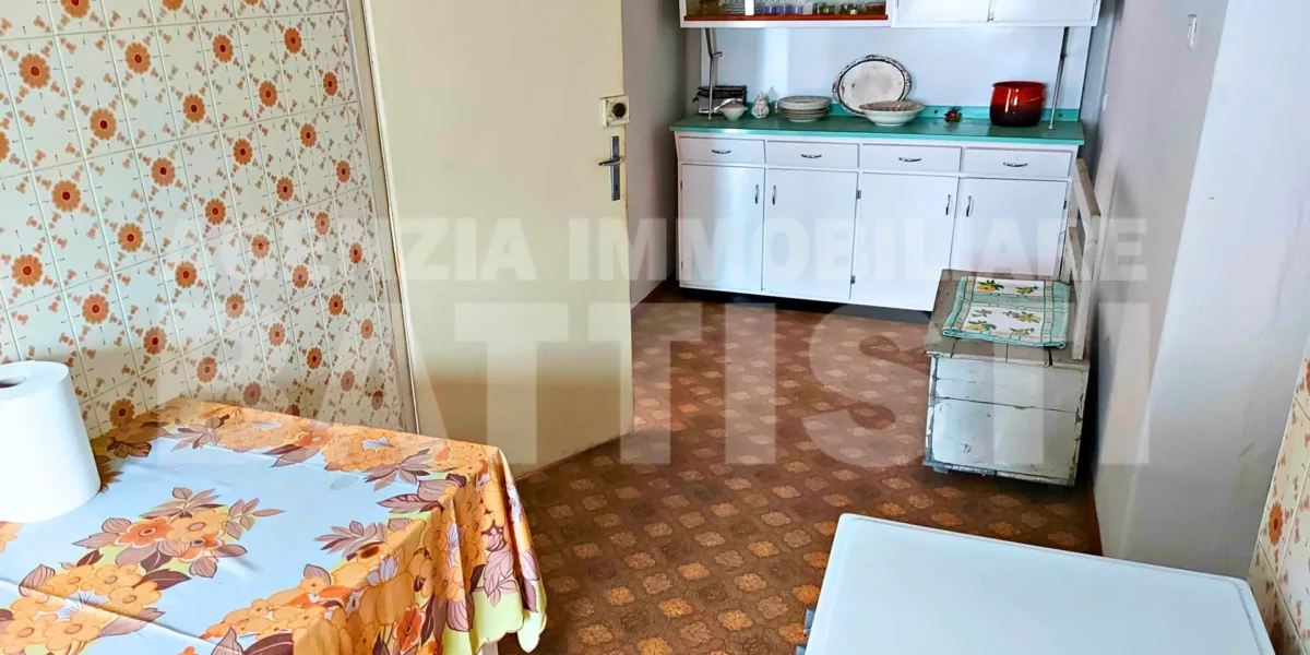 PORZIONE DI CASA IN CENTRO CON ESPOSIZIONE SOLEGGIATA