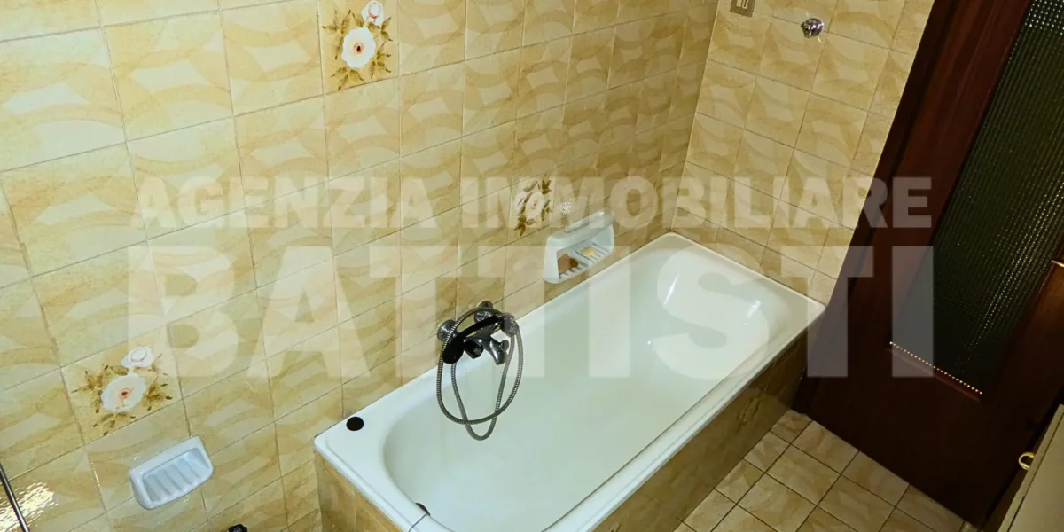 SPAZIOSO APPARTAMENTO NEL CUORE DELLA CITTÀ