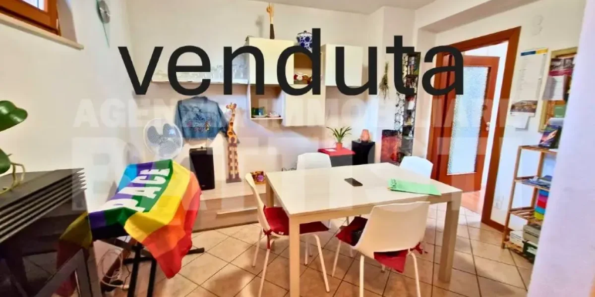 LUMINOSO TRILOCALE CON AMPIA SOFFITTA