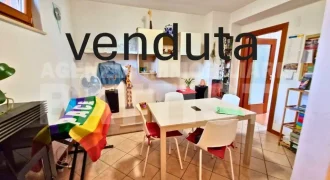 LUMINOSO TRILOCALE CON AMPIA SOFFITTA