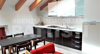 GRAZIOSO APPARTAMENTO MANSARDATO