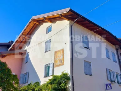 ALLOGGIO CONFORTEVOLE MANSARDATO
