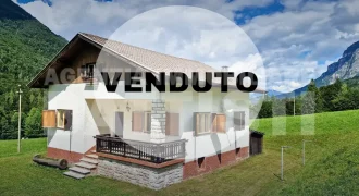 VILLA INDIPENDENTE CON TERRENO