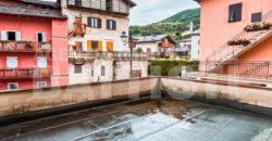 PORZIONE DI CASA CON 2 APPARTAMENTI