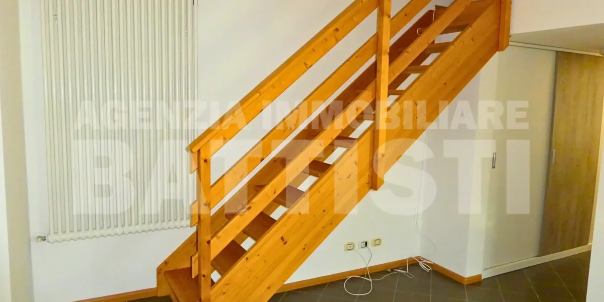 ALLOGGIO CONFORTEVOLE MANSARDATO