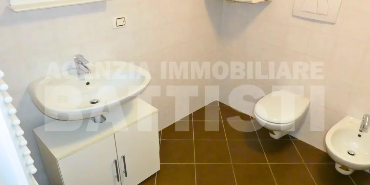 ALLOGGIO CONFORTEVOLE MANSARDATO