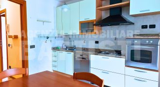 APPARTAMENTO CON GIARDINO E TRE STANZE