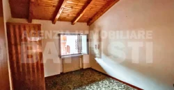 PORZIONE DI CASA CON 2 APPARTAMENTI