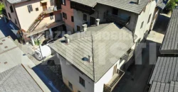 PORZIONE DI CASA CON 2 APPARTAMENTI