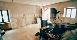 PORZIONE DI CASA CON 2 APPARTAMENTI