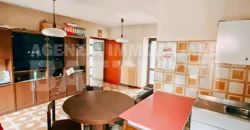 PORZIONE DI CASA CON 2 APPARTAMENTI