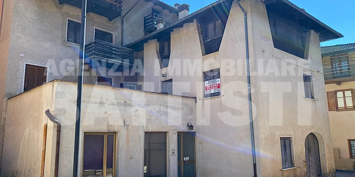 PORZIONE DI CASA CON 2 APPARTAMENTI