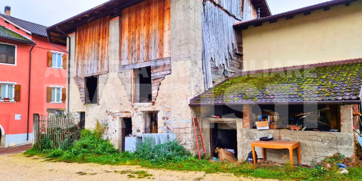 EDIFICIO RUSTICO INDIPENDENTE