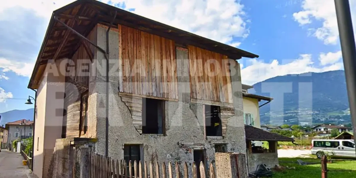 EDIFICIO RUSTICO INDIPENDENTE