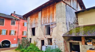 EDIFICIO RUSTICO INDIPENDENTE