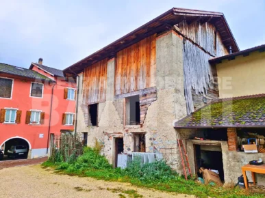 EDIFICIO RUSTICO INDIPENDENTE