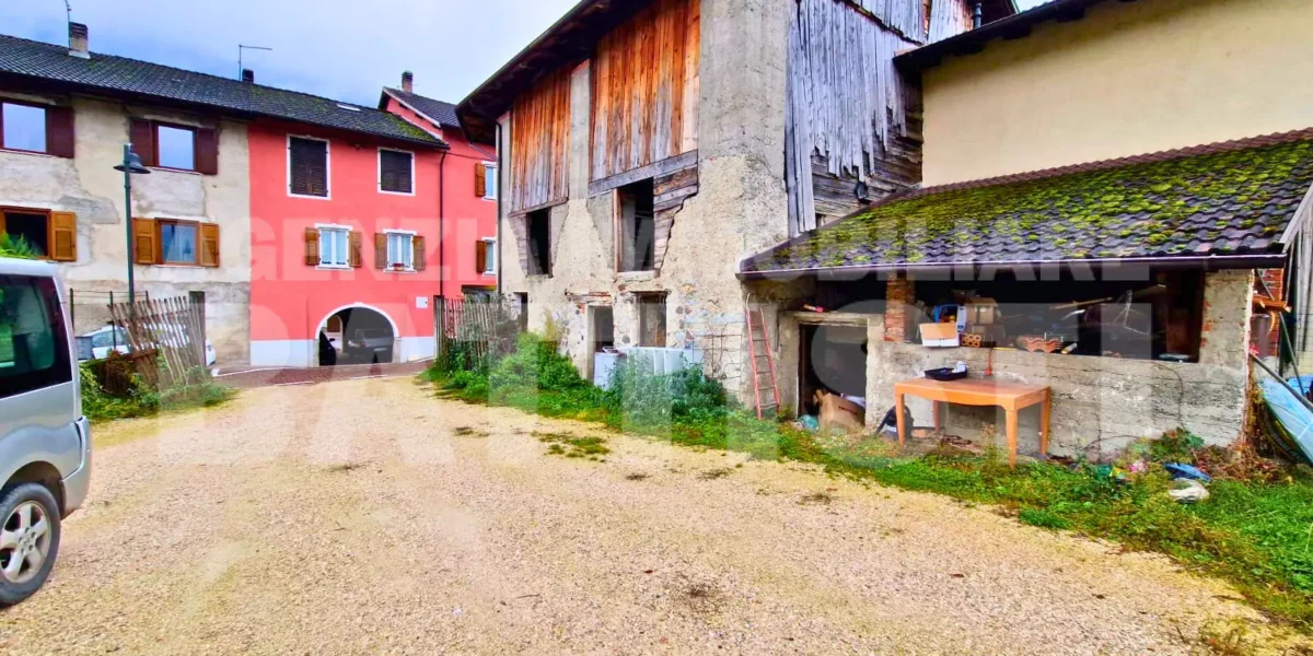 EDIFICIO RUSTICO INDIPENDENTE