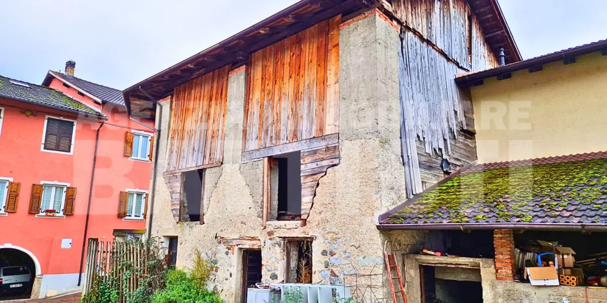 EDIFICIO RUSTICO INDIPENDENTE