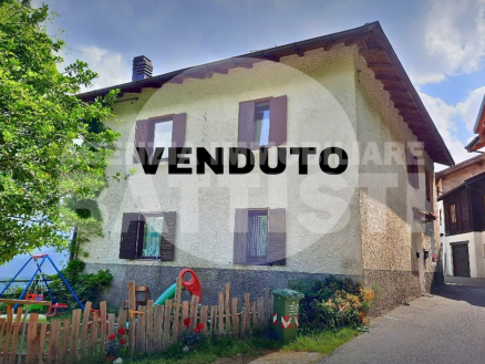 AMPIO ALLOGGIO IN BIFAMILIARE