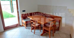 AMPIO APPARTAMENTO CON GIARDINO