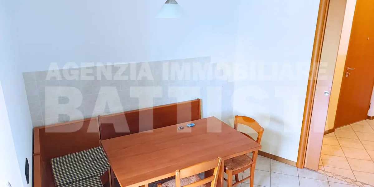 AMPIO APPARTAMENTO CON GIARDINO