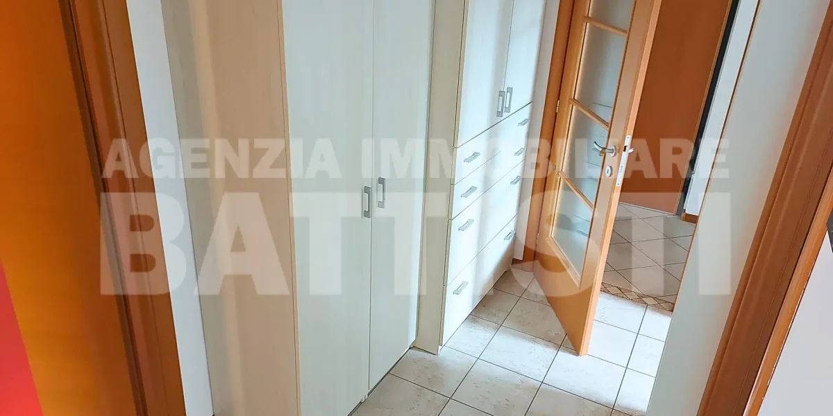 AMPIO APPARTAMENTO CON GIARDINO