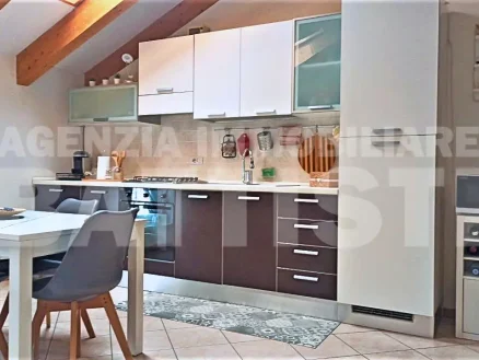 GRAZIOSO APPARTAMENTO MANSARDATO