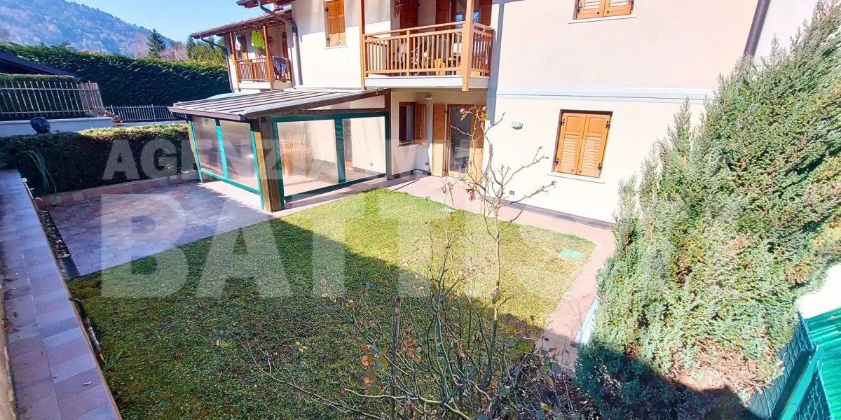 AMPIO APPARTAMENTO CON GIARDINO