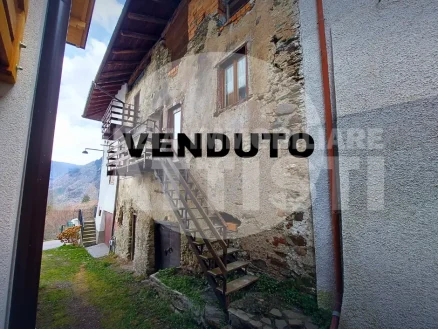 EDIFICIO SU TRE LIVELLI