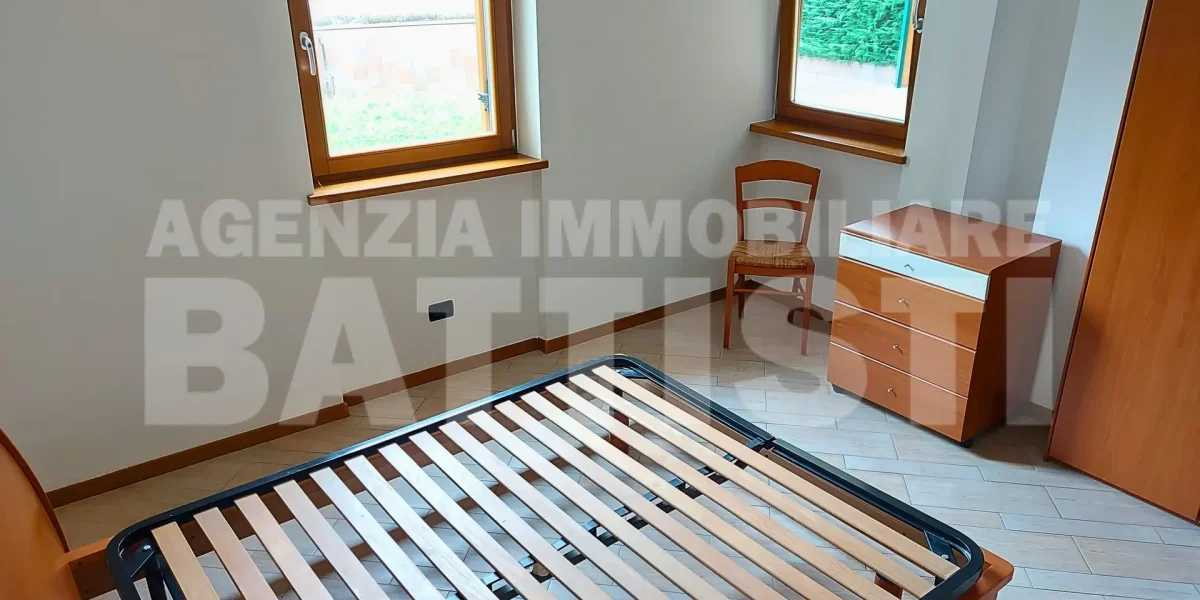 AMPIO APPARTAMENTO CON GIARDINO