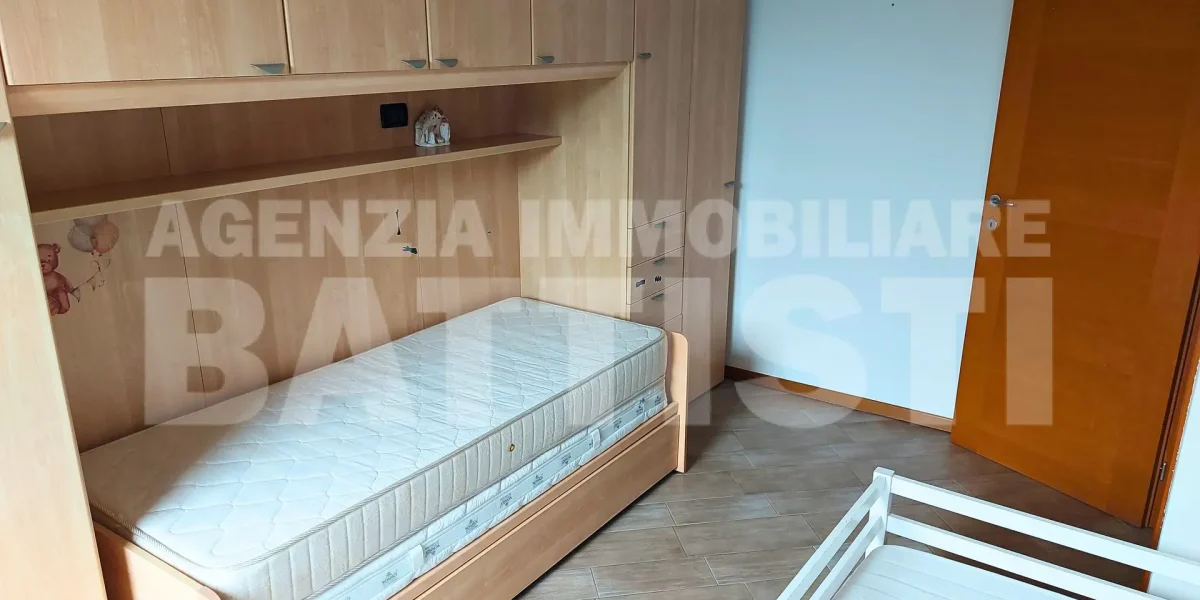 AMPIO APPARTAMENTO CON GIARDINO