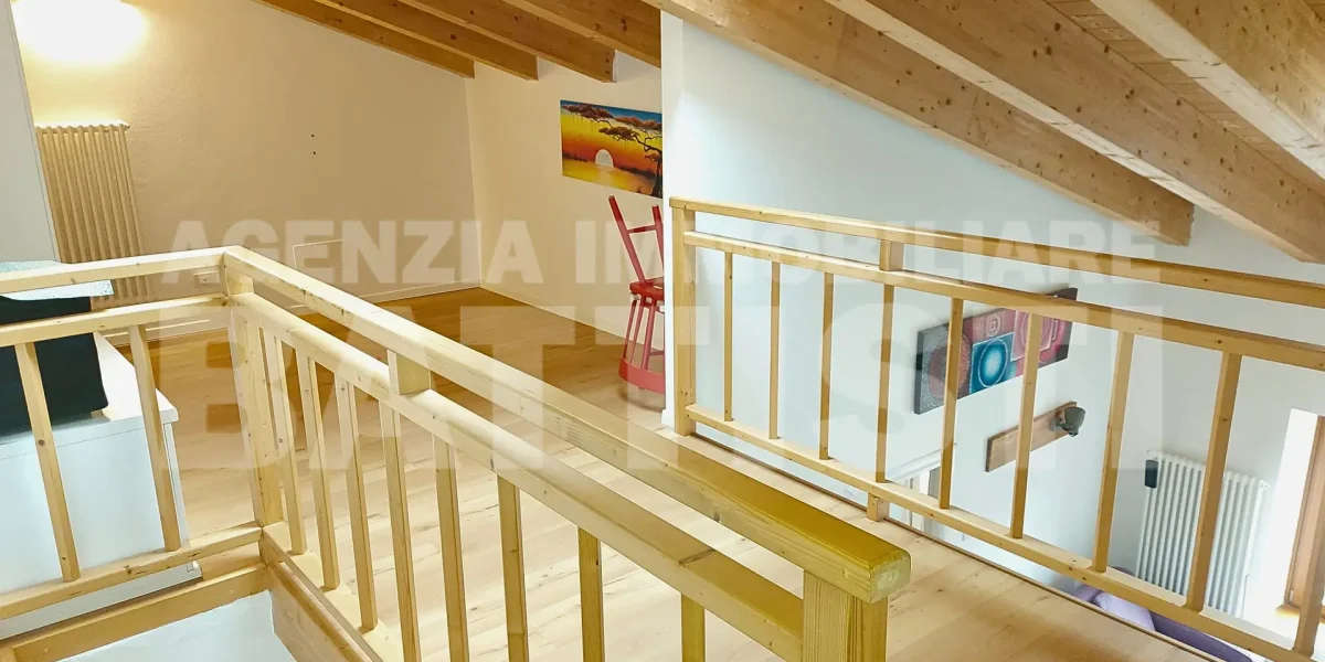 LUMINOSO ALLOGGIO CON SOPPALCO