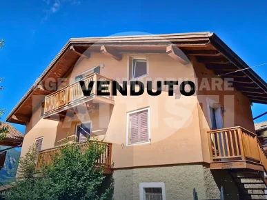 PORZIONE CON GIARDINO