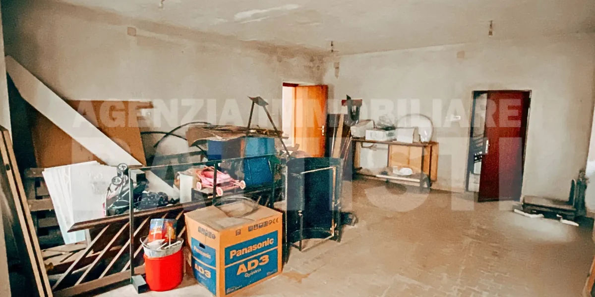 PORZIONE DI CASA A CALCERANICA AL LAGO