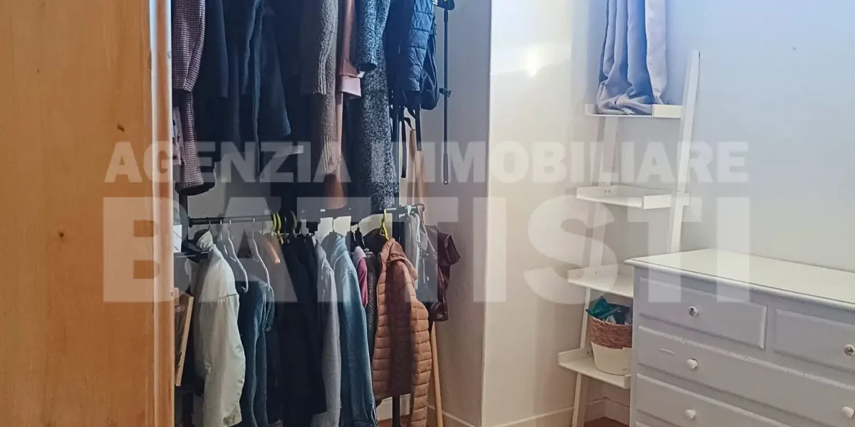 GRAZIOSO ALLOGGIO IN CENTRO AD ULTIMO PIANO