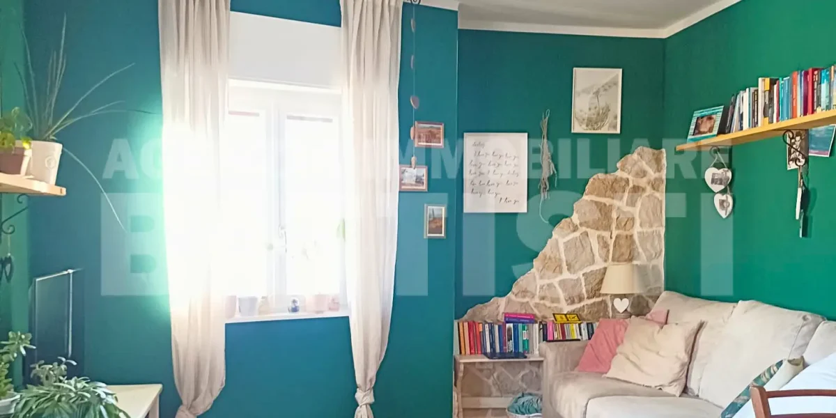 GRAZIOSO ALLOGGIO IN CENTRO AD ULTIMO PIANO