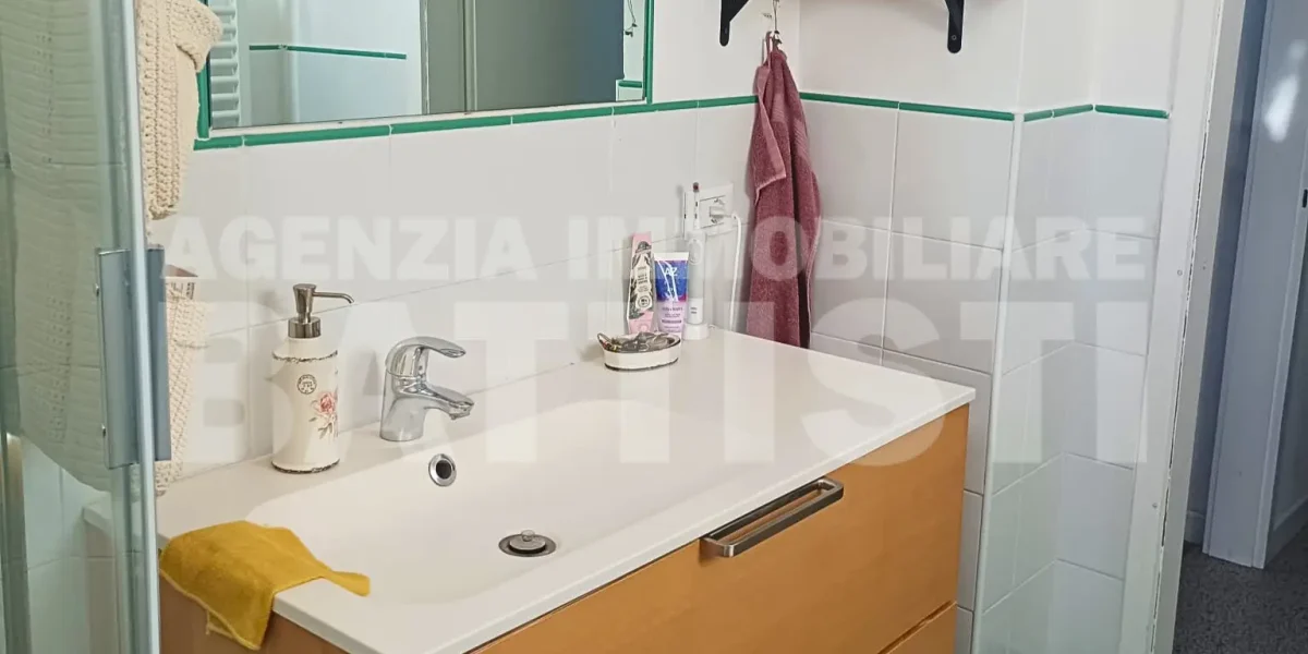 GRAZIOSO ALLOGGIO IN CENTRO AD ULTIMO PIANO