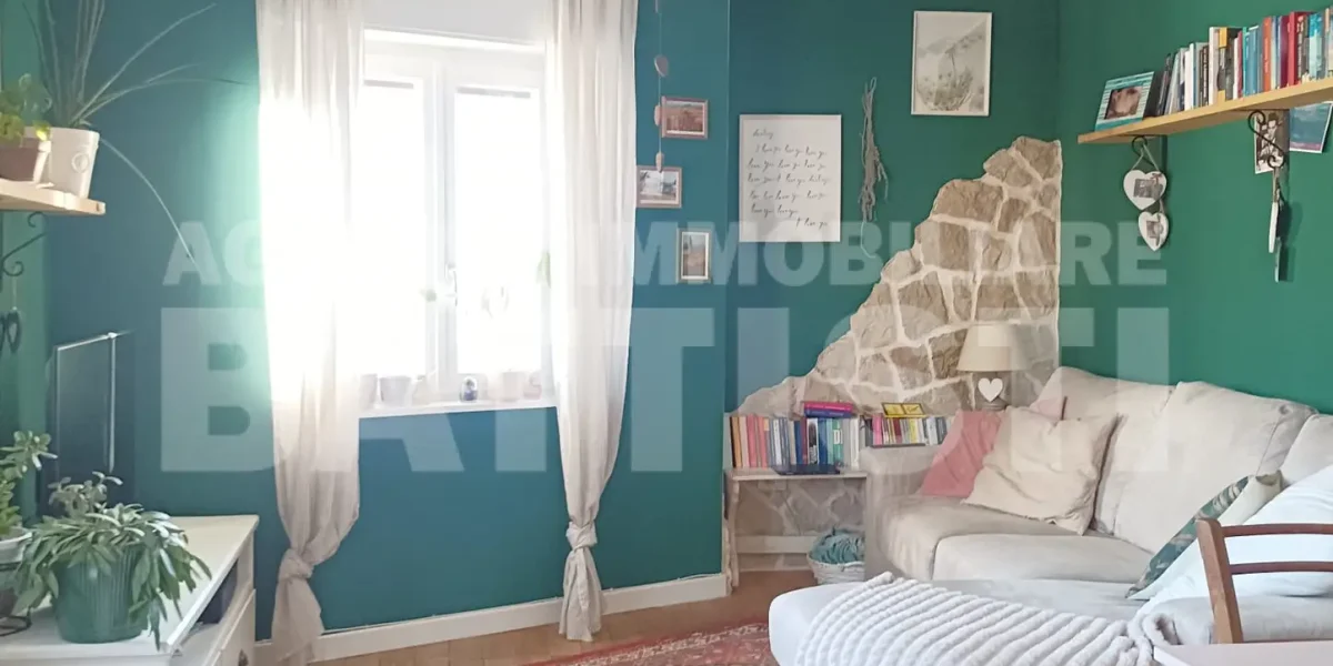 GRAZIOSO ALLOGGIO IN CENTRO AD ULTIMO PIANO