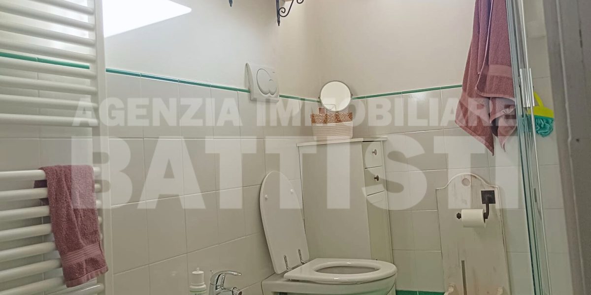 GRAZIOSO ALLOGGIO IN CENTRO AD ULTIMO PIANO