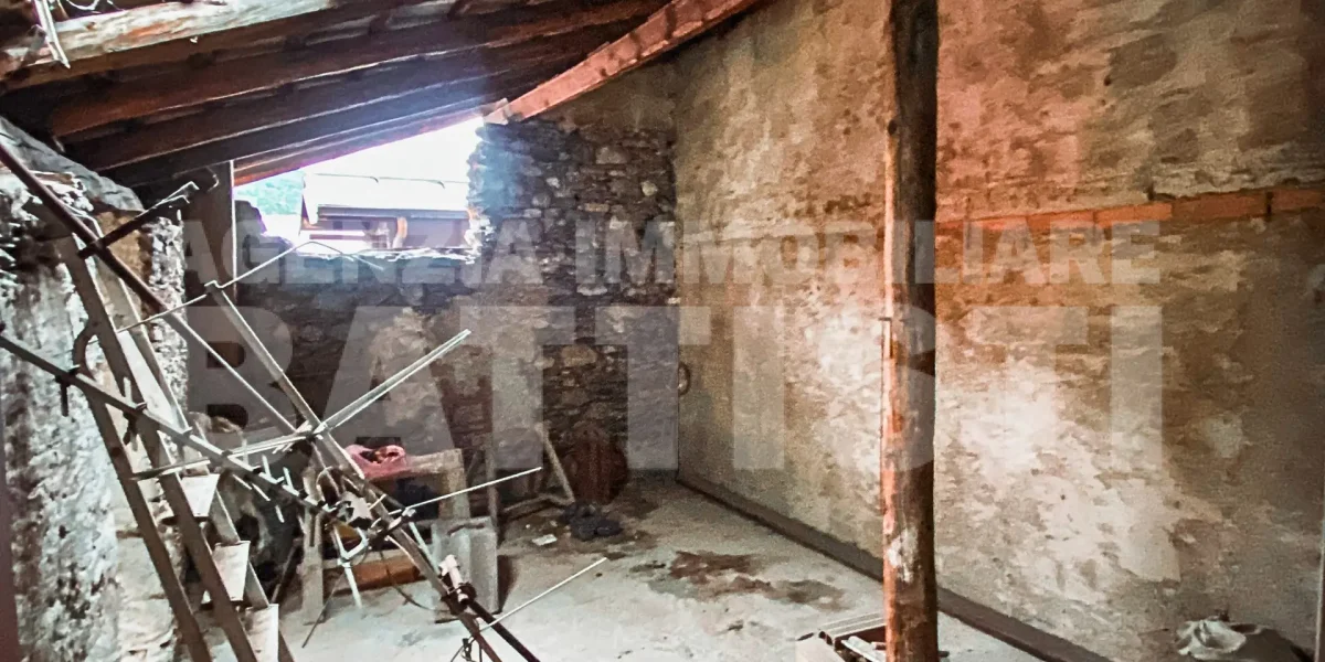 PORZIONE DI CASA A CALCERANICA AL LAGO