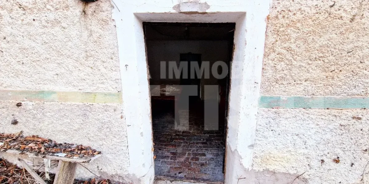 CASETTA INDIPENDENTE CON TERRENO