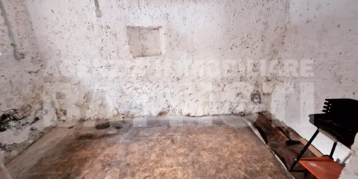 CASETTA INDIPENDENTE CON TERRENO