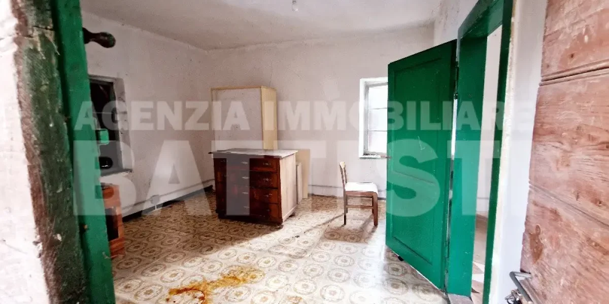 CASETTA INDIPENDENTE CON TERRENO